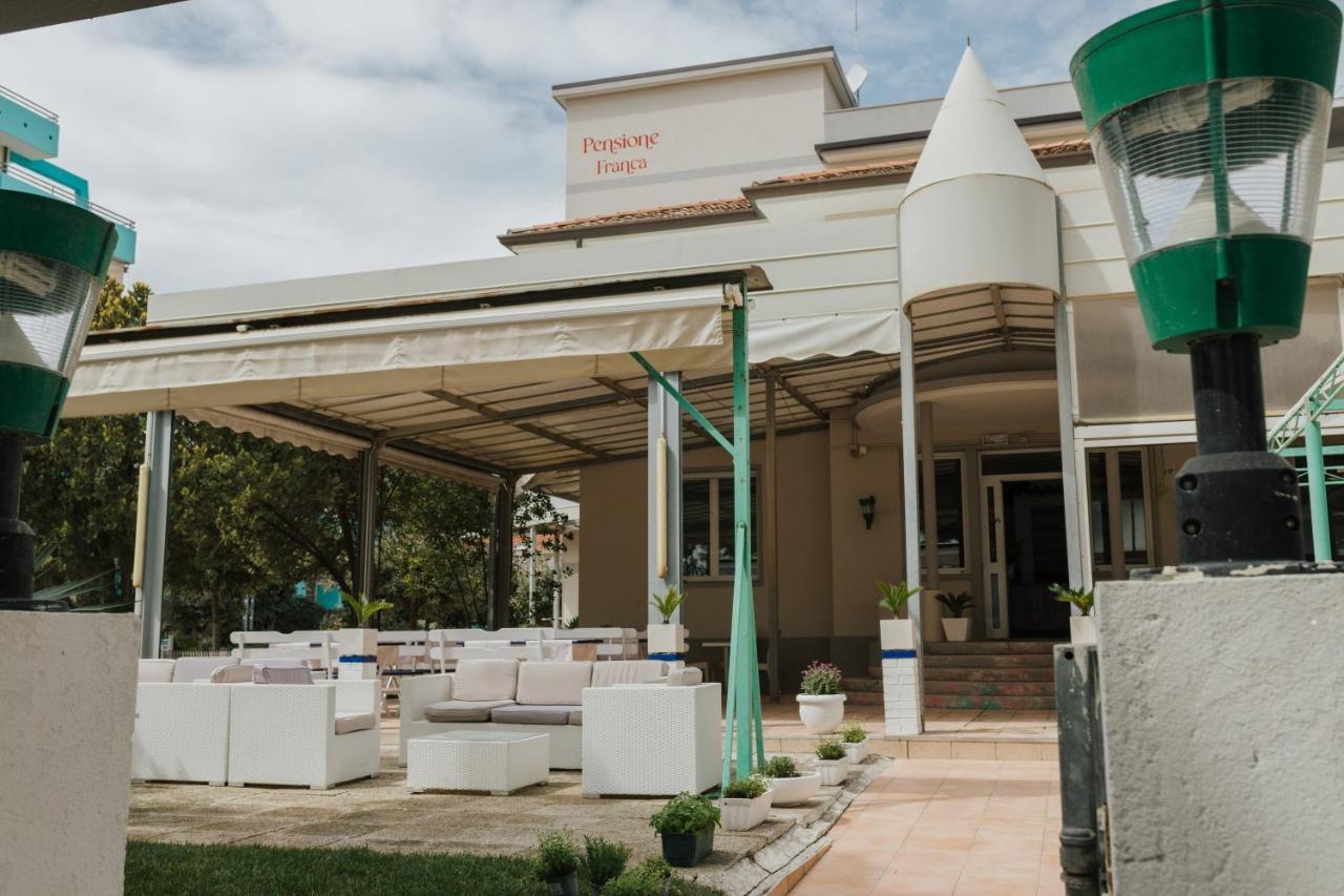 Hotel Villa Franca Lignano Sabbiadoro Exterior photo