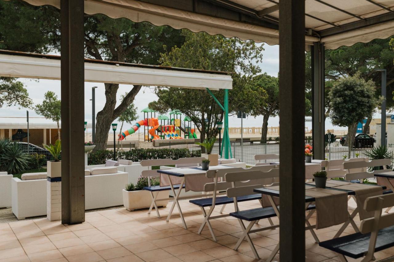 Hotel Villa Franca Lignano Sabbiadoro Exterior photo