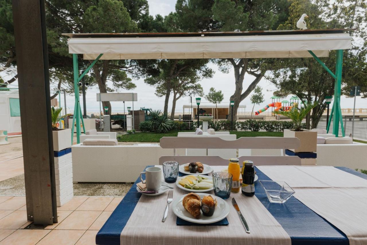 Hotel Villa Franca Lignano Sabbiadoro Exterior photo