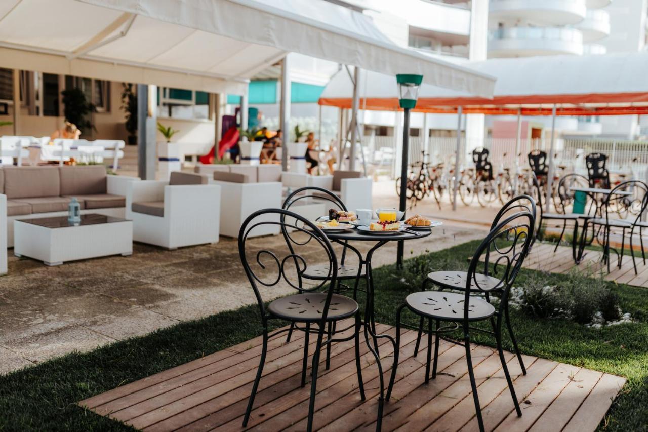 Hotel Villa Franca Lignano Sabbiadoro Exterior photo